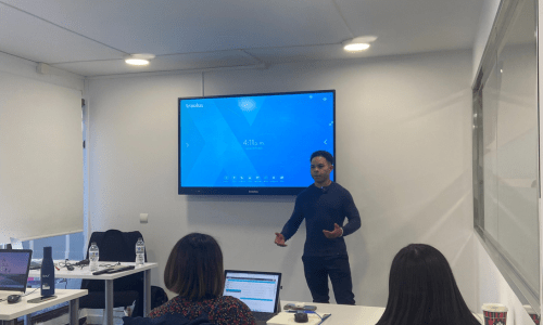 Dar una charla par generar branding